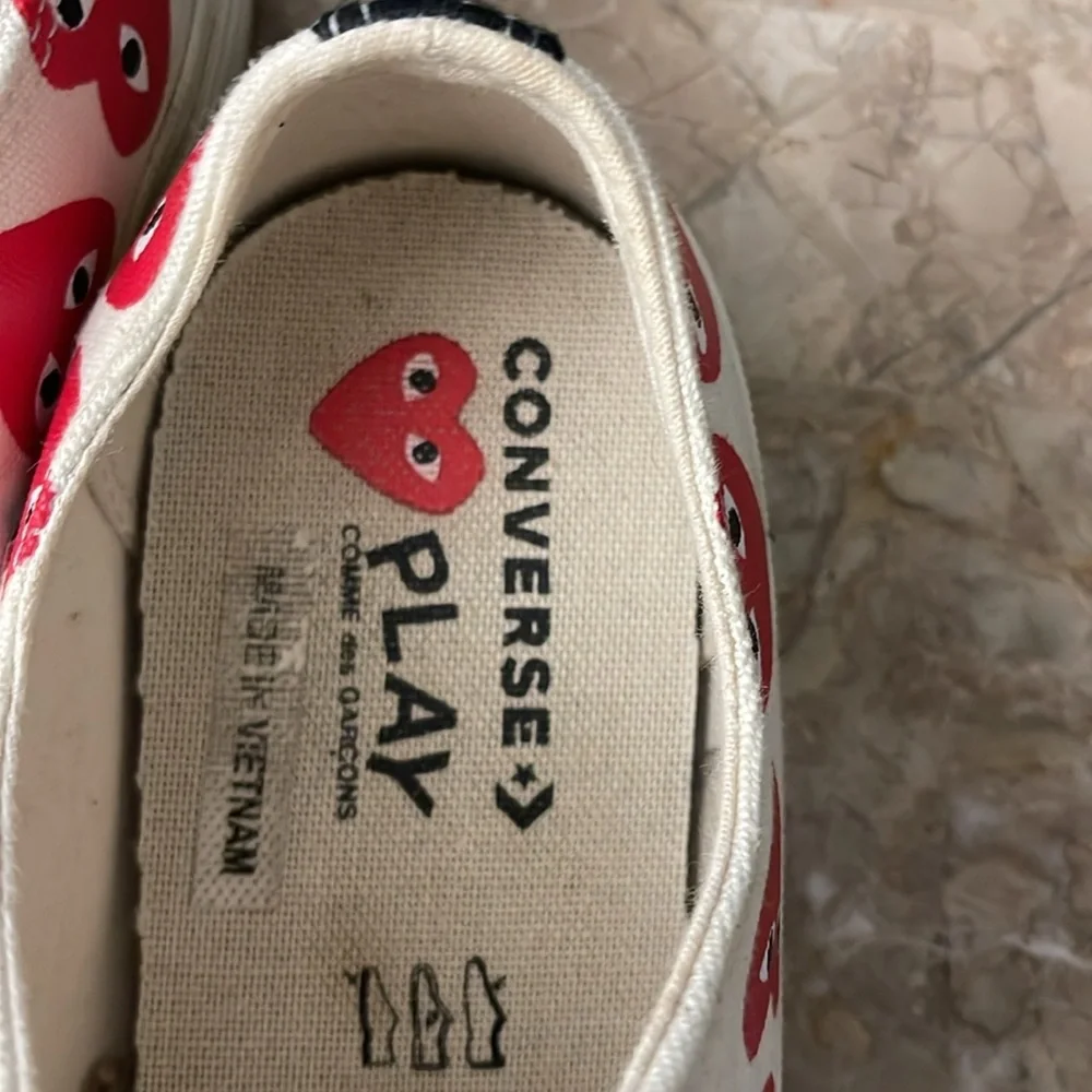 Sneakers - Picture 7 of 8